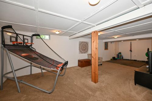 8224 52, Milwaukee WI 53223-3517 exterior