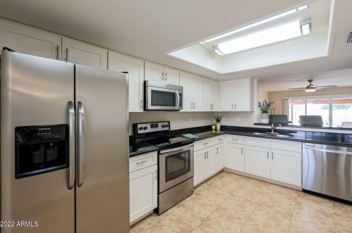 2447 Emile Zola Ave, Phoenix, AZ 85029-1558