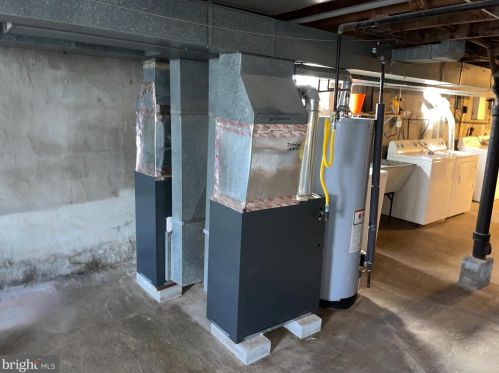 139 Isabel Ave, Manor PA 19036-1407 exterior