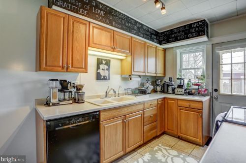 28 Pearl St, Lancaster PA 17603-5413 exterior