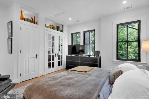 418 5th St, Washington DC  20003-2051 exterior