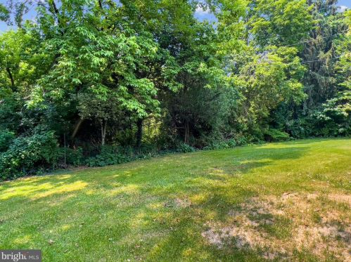 336 Ainslie Rd, Huntingdon Valley PA 19006-8701 exterior