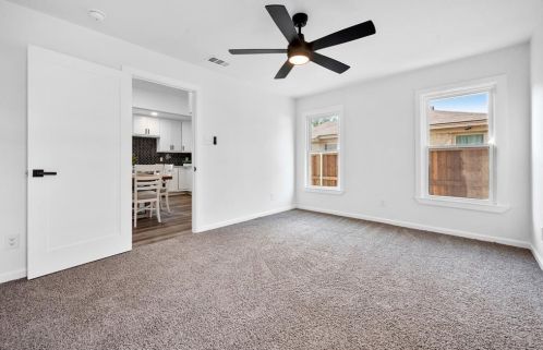 2521 Amelia St, Dallas TX  75235-8222 exterior