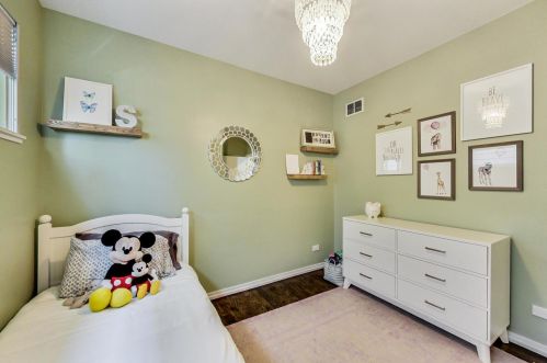 2100 Bingham St, Chicago IL 60647-4033 exterior