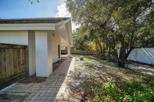 3997 5 Ave, Boca Raton FL 33432-6073 exterior