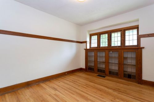 1000 Tamarack Ave, Grand Rapids MI 49504-3038 exterior