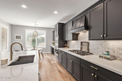 21618 39th Ter, Phoenix AZ  85050-4911 exterior