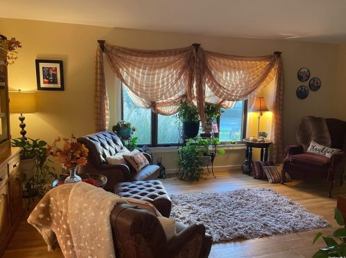 33 Laurinda Dr, Commack NY 11725-4503 exterior