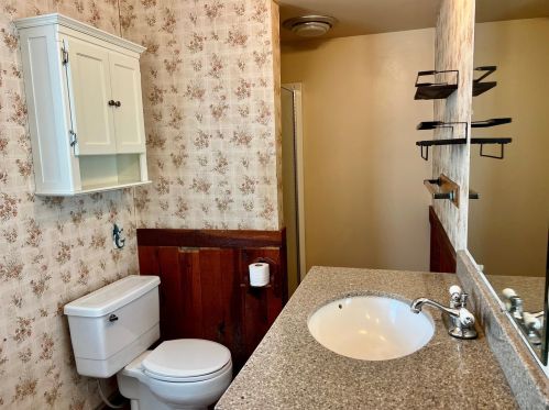 1649 Tyler Rd, Meskegon MI 49445-9320 exterior