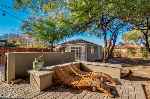 2608 10 St, Phoenix AZ 85085-7781 exterior