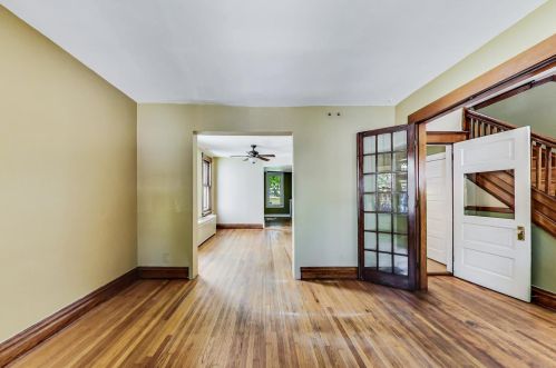 2145 Grace St, Chicago IL 60618-4901 exterior