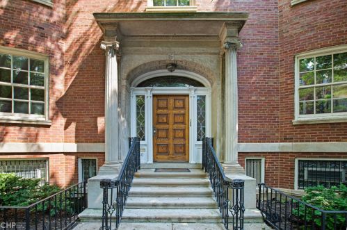 40 Burton Pl, Chicago, IL 60610-1404