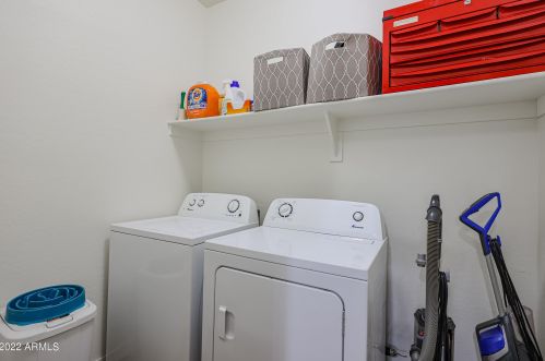 4022 81 Dr, Phoenix AZ 85043-1561 exterior