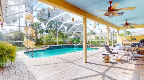 1590 Underwood Ave, Fort Pierce FL  34953-2586 exterior