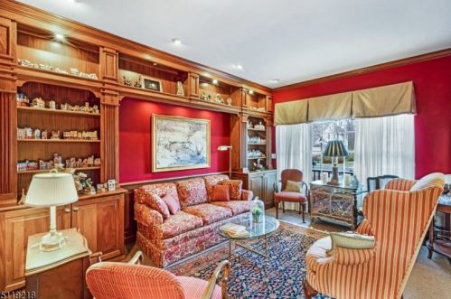 8 Otter Crk Rd, Montgomery NJ 08558-2369 exterior