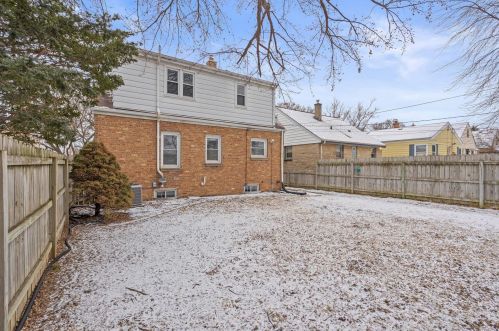 3751 85th St, Milwaukee WI  53222-2823 exterior