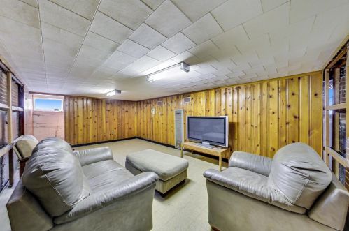 9300 Hamilton Ave, Chicago IL 60643-6311 exterior