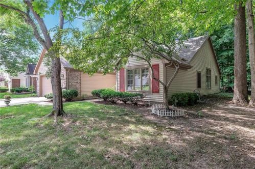 6437 Salem Dr, Fishers, IN 46038-4728