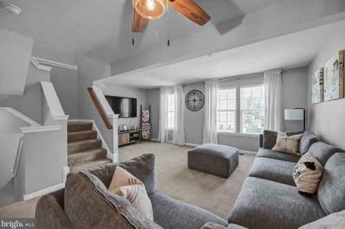 834 Blossom Dr, Hanover PA  17331-2073 exterior