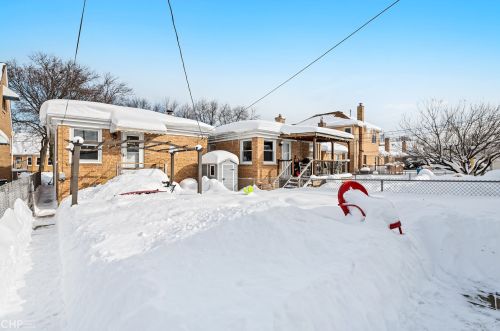 7337 Palatine Ave, Chicago IL 60631-1950 exterior