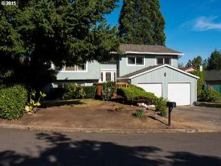 6815 114th Ave, Portland, OR 97266-4967