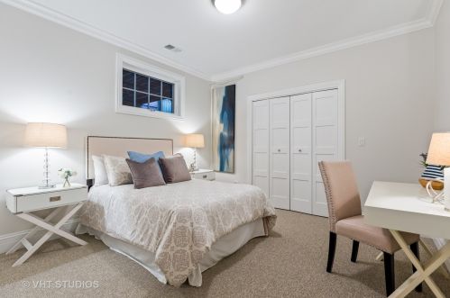 1325 Melrose St, Chicago IL 60618-5847 exterior