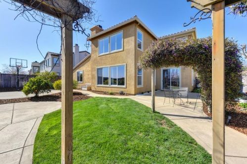 5046 Courtney Way, Folsom CA  95762-5478 exterior