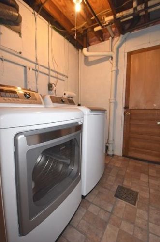 820 Bethany Dr, Pittsburgh PA 15215-1207 exterior