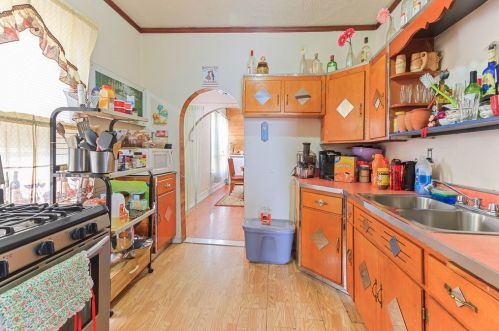 6328 Mozart St, Chicago IL 60659-1521 exterior