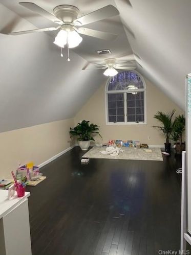 63 Godwin Rd, Middletown NY 10941-3338 exterior