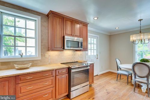 827 Royal St, Alexandria VA  22314-4340 exterior