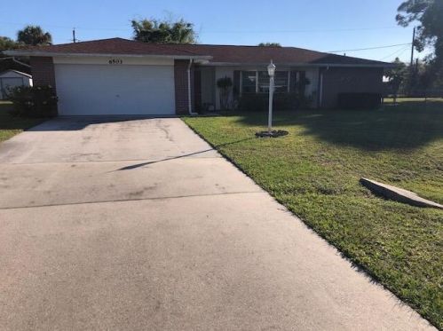 6503 Coquina Ave, Fort Pierce FL 34951-5206 exterior