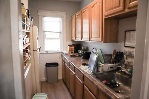 68 5 Ave, Woonsocket RI 02895-5019 exterior