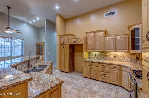 4692 Eagle Tail Ln, Tucson, AZ 85757-9298