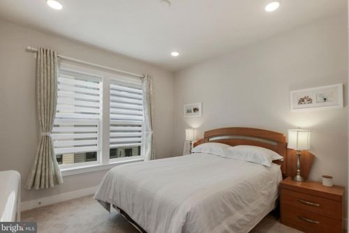 917 King Farm Blvd, Rockville MD 20850-6610 exterior