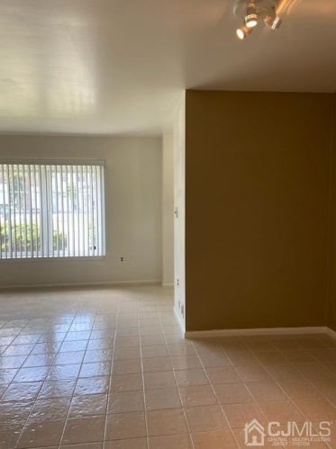 72 Percival Ct, Old Bridge NJ  08857-3211 exterior