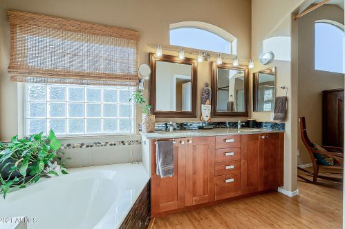 16026 10 St, Phoenix AZ 85086-0911 exterior