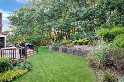 15 Long Acre Ln, Huntington Station NY 11746-7926 exterior