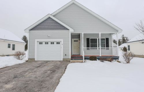 6 Richmond Dr, Concord, NH 03303-1944