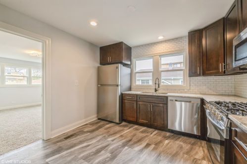 2028 15 Ave, Broadview IL 60153-1204 exterior