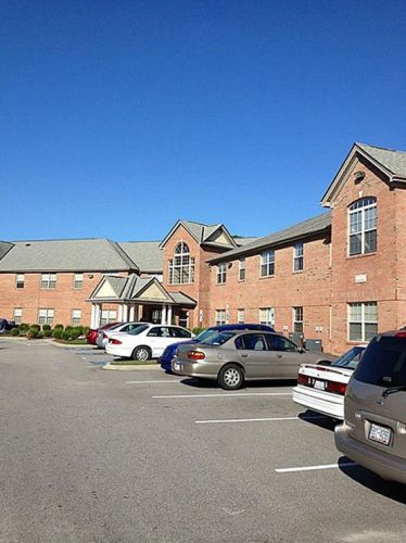 105 Royal Ln, Clinton, NC 28328-3215