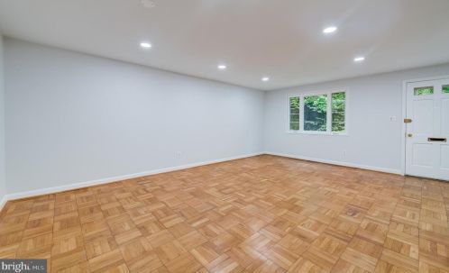 9882 Hollow Glen Pl, Silver Spring, MD 20910-1138