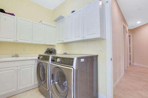 9328 Scarborough Ct, Fort Pierce FL  34986-3360 exterior