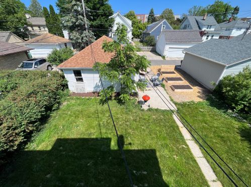 4532 Newhall St, Milwaukee WI 53211-1527 exterior