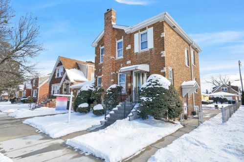 3917 59th Pl, Chicago, IL 60629-4521