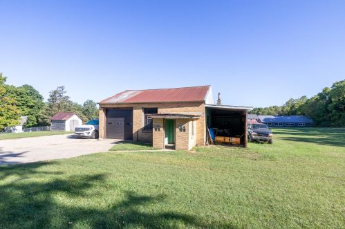 1039 108 St, Byron Township MI 49315-8607 exterior