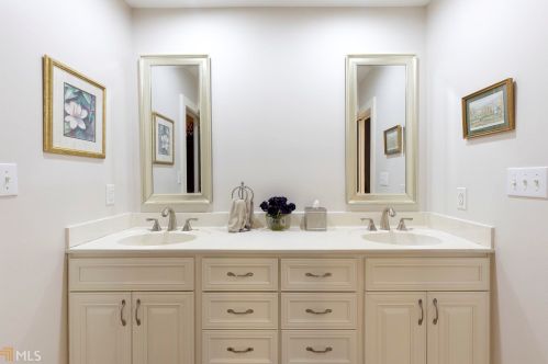 3901 Ashford Lk Ct, Atlanta GA 30319-5103 exterior