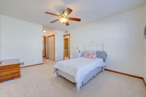 2169 Shamrock Pl, Chaska MN 55318-5404 exterior