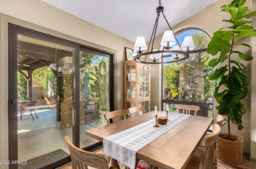 11039 11th St, Phoenix AZ  85020-5852 exterior