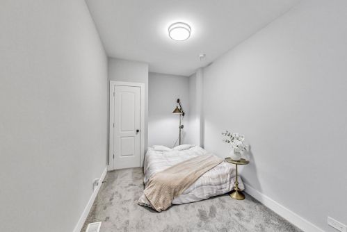 245 13 Ave, Broadview IL 60153-1407 exterior